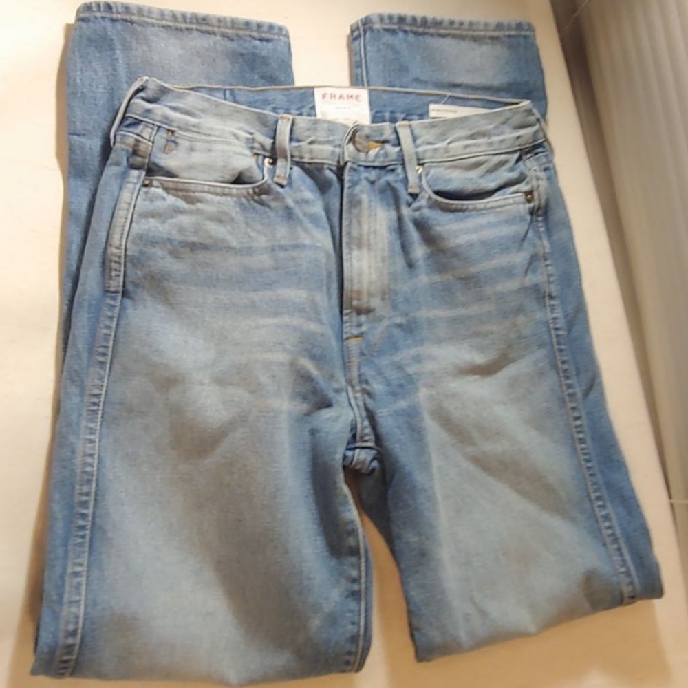 Frame Le High Straight Jeans The Echo 27